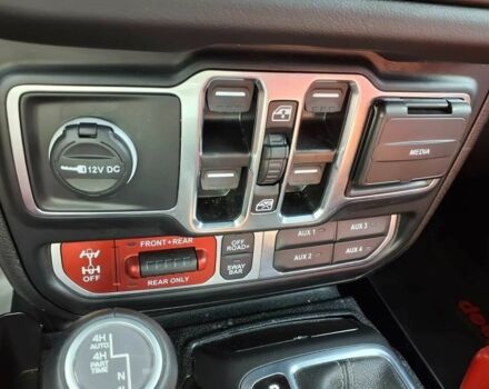 Джип Вранглер 2024 в Львове на Automoto.ua Белый Джип Вранглер, объемом двигателя 6.4 л и пробегом 27 тыс. км за 48700 $, фото 9 на Automoto.ua