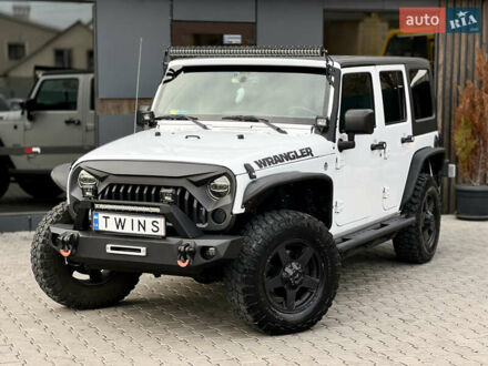 Білий Джип Wrangler, об'ємом двигуна 3.6 л та пробігом 80 тис. км за 31900 $, фото 1 на Automoto.ua