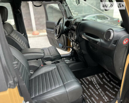 Бежевий Джип Wrangler, об'ємом двигуна 3.6 л та пробігом 75 тис. км за 32000 $, фото 28 на Automoto.ua