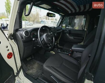 Бежевый Джип Вранглер, объемом двигателя 3.6 л и пробегом 65 тыс. км за 24700 $, фото 5 на Automoto.ua