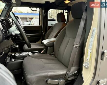 Бежевый Джип Вранглер, объемом двигателя 3.6 л и пробегом 169 тыс. км за 24000 $, фото 7 на Automoto.ua