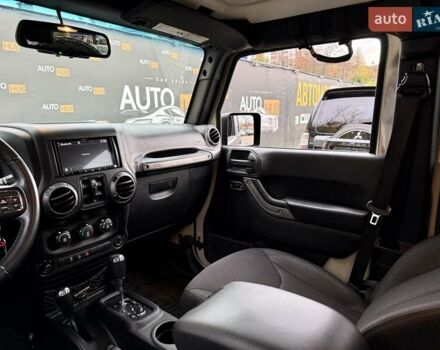 Бежевый Джип Вранглер, объемом двигателя 3.6 л и пробегом 169 тыс. км за 24000 $, фото 12 на Automoto.ua