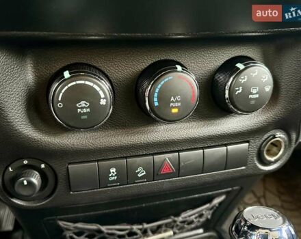 Бежевый Джип Вранглер, объемом двигателя 3.6 л и пробегом 169 тыс. км за 24000 $, фото 17 на Automoto.ua