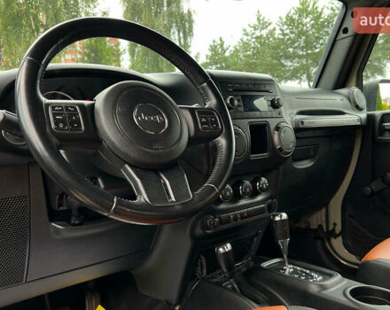 Бежевий Джип Wrangler, об'ємом двигуна 3.6 л та пробігом 105 тис. км за 19500 $, фото 16 на Automoto.ua