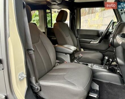 Бежевый Джип Вранглер, объемом двигателя 3.6 л и пробегом 169 тыс. км за 24000 $, фото 9 на Automoto.ua