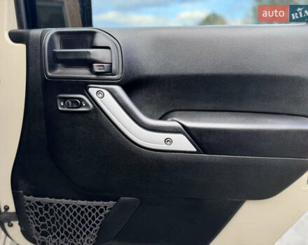 Бежевый Джип Вранглер, объемом двигателя 3.6 л и пробегом 4 тыс. км за 67500 $, фото 36 на Automoto.ua