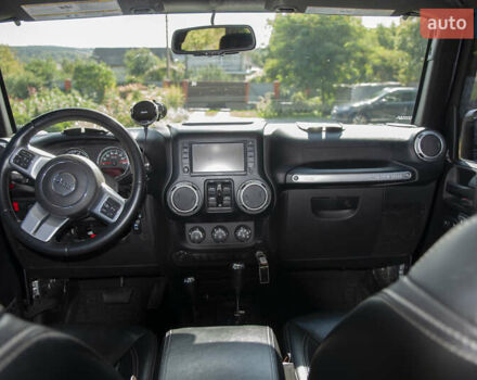 Черный Джип Вранглер, объемом двигателя 3.6 л и пробегом 96 тыс. км за 85000 $, фото 12 на Automoto.ua