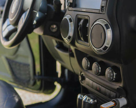 Черный Джип Вранглер, объемом двигателя 3.6 л и пробегом 96 тыс. км за 85000 $, фото 15 на Automoto.ua