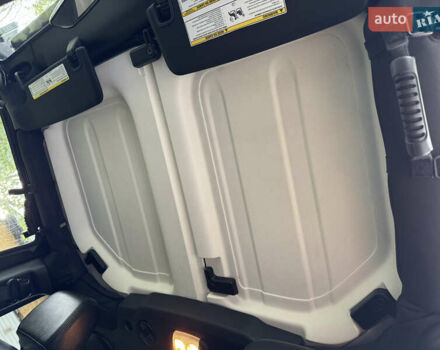 Чорний Джип Wrangler, об'ємом двигуна 3.78 л та пробігом 10 тис. км за 75000 $, фото 18 на Automoto.ua