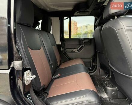 Чорний Джип Wrangler, об'ємом двигуна 3.6 л та пробігом 302 тис. км за 23490 $, фото 13 на Automoto.ua