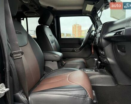 Чорний Джип Wrangler, об'ємом двигуна 3.6 л та пробігом 302 тис. км за 23490 $, фото 14 на Automoto.ua