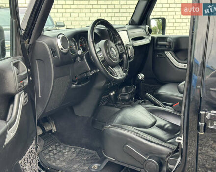 Чорний Джип Wrangler, об'ємом двигуна 3.6 л та пробігом 130 тис. км за 18300 $, фото 11 на Automoto.ua