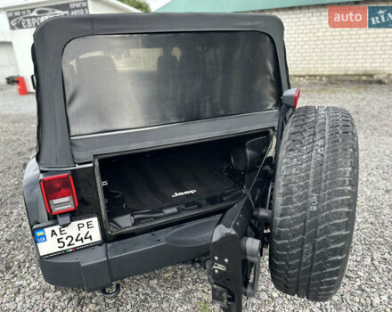 Чорний Джип Wrangler, об'ємом двигуна 3.6 л та пробігом 130 тис. км за 18300 $, фото 15 на Automoto.ua