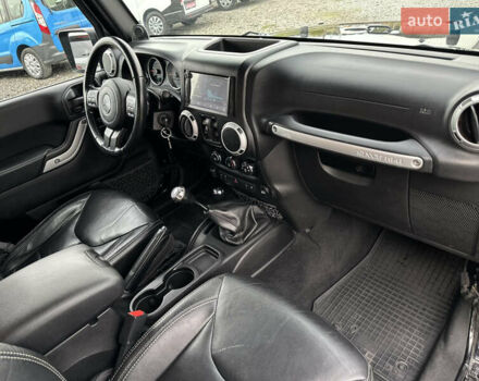 Чорний Джип Wrangler, об'ємом двигуна 3.6 л та пробігом 130 тис. км за 18300 $, фото 19 на Automoto.ua