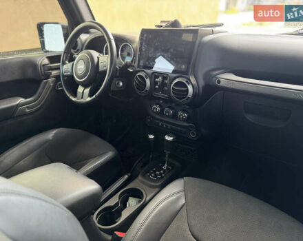 Чорний Джип Wrangler, об'ємом двигуна 3.6 л та пробігом 205 тис. км за 20000 $, фото 9 на Automoto.ua