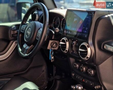 Чорний Джип Wrangler, об'ємом двигуна 2.78 л та пробігом 100 тис. км за 30990 $, фото 61 на Automoto.ua