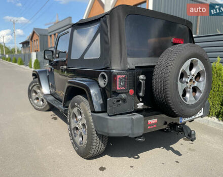 Черный Джип Вранглер, объемом двигателя 3.6 л и пробегом 168 тыс. км за 18900 $, фото 12 на Automoto.ua