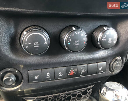 Черный Джип Вранглер, объемом двигателя 2.77 л и пробегом 175 тыс. км за 26900 $, фото 13 на Automoto.ua