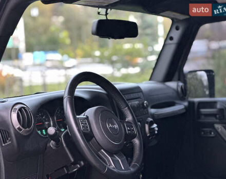 Джип Вранглер 2015 в Киеве на Automoto.ua Черный Джип Вранглер, объемом двигателя 3.6 л и пробегом 46 тыс. км за 21900 $, фото 31 на Automoto.ua