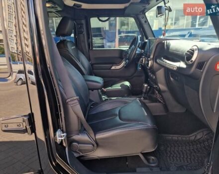 Чорний Джип Wrangler, об'ємом двигуна 2.78 л та пробігом 100 тис. км за 30990 $, фото 57 на Automoto.ua
