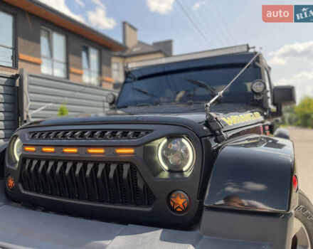 Черный Джип Вранглер, объемом двигателя 3.6 л и пробегом 168 тыс. км за 18900 $, фото 5 на Automoto.ua