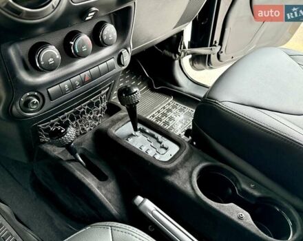 Черный Джип Вранглер, объемом двигателя 3.6 л и пробегом 152 тыс. км за 21900 $, фото 33 на Automoto.ua