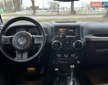 Джип Вранглер 2017 в Черкассах на Automoto.ua Черный Джип Вранглер, объемом двигателя 3.6 л и пробегом 65 тыс. км за 42000 $, фото 6 на Automoto.ua