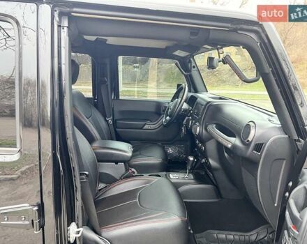 Джип Вранглер 2017 в Черкассах на Automoto.ua Черный Джип Вранглер, объемом двигателя 3.6 л и пробегом 65 тыс. км за 42000 $, фото 8 на Automoto.ua
