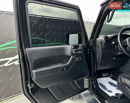 Черный Джип Вранглер, объемом двигателя 3.6 л и пробегом 54 тыс. км за 35500 $, фото 16 на Automoto.ua