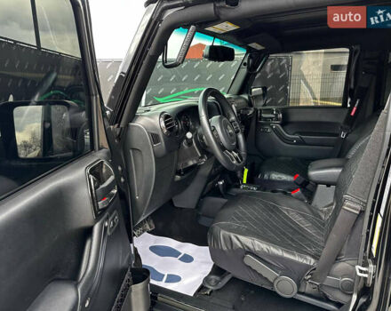 Черный Джип Вранглер, объемом двигателя 3.6 л и пробегом 54 тыс. км за 35500 $, фото 12 на Automoto.ua