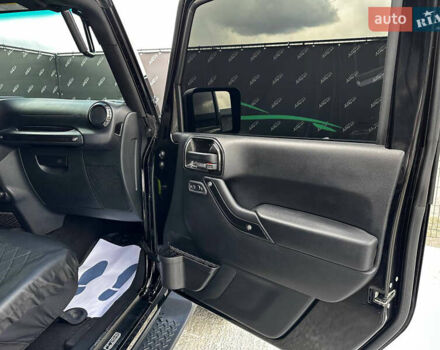 Черный Джип Вранглер, объемом двигателя 3.6 л и пробегом 54 тыс. км за 35500 $, фото 36 на Automoto.ua