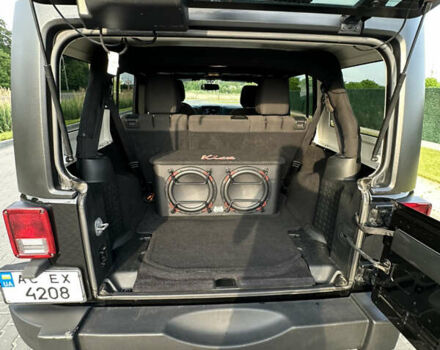 Черный Джип Вранглер, объемом двигателя 3.6 л и пробегом 72 тыс. км за 27000 $, фото 4 на Automoto.ua