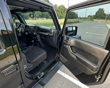 Черный Джип Вранглер, объемом двигателя 3.6 л и пробегом 72 тыс. км за 27000 $, фото 10 на Automoto.ua