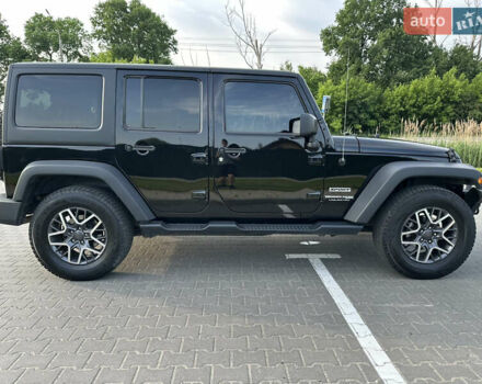 Черный Джип Вранглер, объемом двигателя 3.6 л и пробегом 72 тыс. км за 27000 $, фото 6 на Automoto.ua