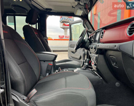 Черный Джип Вранглер, объемом двигателя 2 л и пробегом 44 тыс. км за 42000 $, фото 7 на Automoto.ua