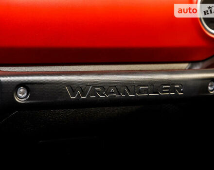 Чорний Джип Wrangler, об'ємом двигуна 3.6 л та пробігом 13 тис. км за 61500 $, фото 32 на Automoto.ua
