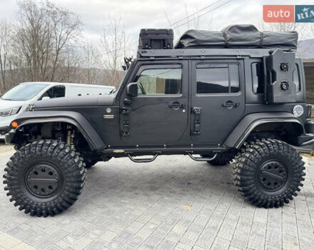Черный Джип Вранглер, объемом двигателя 3.8 л и пробегом 11 тыс. км за 75000 $, фото 1 на Automoto.ua