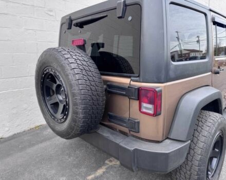 Коричневый Джип Вранглер, объемом двигателя 3.6 л и пробегом 72 тыс. км за 8900 $, фото 4 на Automoto.ua