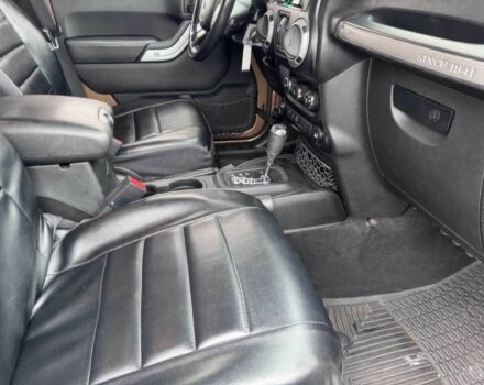 Коричневый Джип Вранглер, объемом двигателя 3.6 л и пробегом 72 тыс. км за 8900 $, фото 10 на Automoto.ua