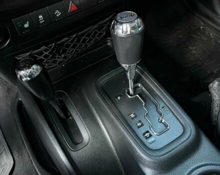 Джип Wrangler 2018 у Одесі на Automoto.ua Червоний Джип Wrangler, об'ємом двигуна 3.6 л та пробігом 43 тис. км за 27400 $, фото 10 на Automoto.ua