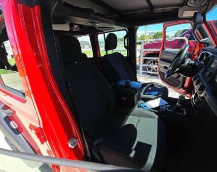 Красный Джип Вранглер, объемом двигателя 0 л и пробегом 34 тыс. км за 28000 $, фото 6 на Automoto.ua