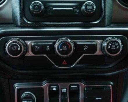 Красный Джип Вранглер, объемом двигателя 2 л и пробегом 57 тыс. км за 11000 $, фото 11 на Automoto.ua