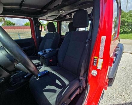 Красный Джип Вранглер, объемом двигателя 0 л и пробегом 34 тыс. км за 28000 $, фото 4 на Automoto.ua