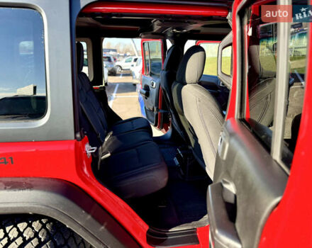 Красный Джип Вранглер, объемом двигателя 2 л и пробегом 72 тыс. км за 36000 $, фото 25 на Automoto.ua