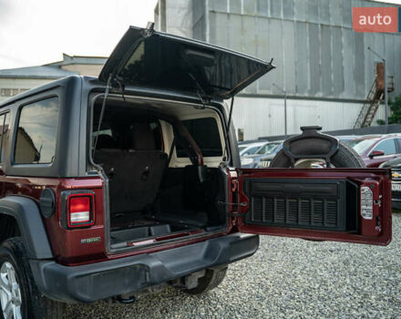 Червоний Джип Wrangler, об'ємом двигуна 3.6 л та пробігом 62 тис. км за 35800 $, фото 34 на Automoto.ua