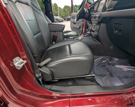 Червоний Джип Wrangler, об'ємом двигуна 2 л та пробігом 38 тис. км за 31200 $, фото 12 на Automoto.ua