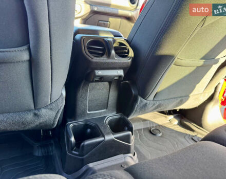 Красный Джип Вранглер, объемом двигателя 2 л и пробегом 72 тыс. км за 36000 $, фото 31 на Automoto.ua