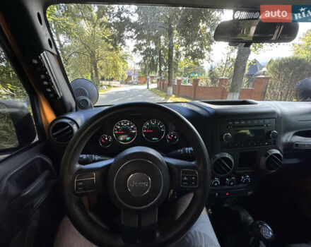 Желтый Джип Вранглер, объемом двигателя 3.6 л и пробегом 170 тыс. км за 23000 $, фото 23 на Automoto.ua