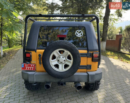 Желтый Джип Вранглер, объемом двигателя 3.6 л и пробегом 170 тыс. км за 23000 $, фото 8 на Automoto.ua