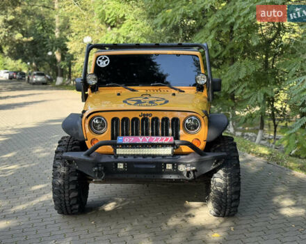 Желтый Джип Вранглер, объемом двигателя 3.6 л и пробегом 170 тыс. км за 23000 $, фото 3 на Automoto.ua